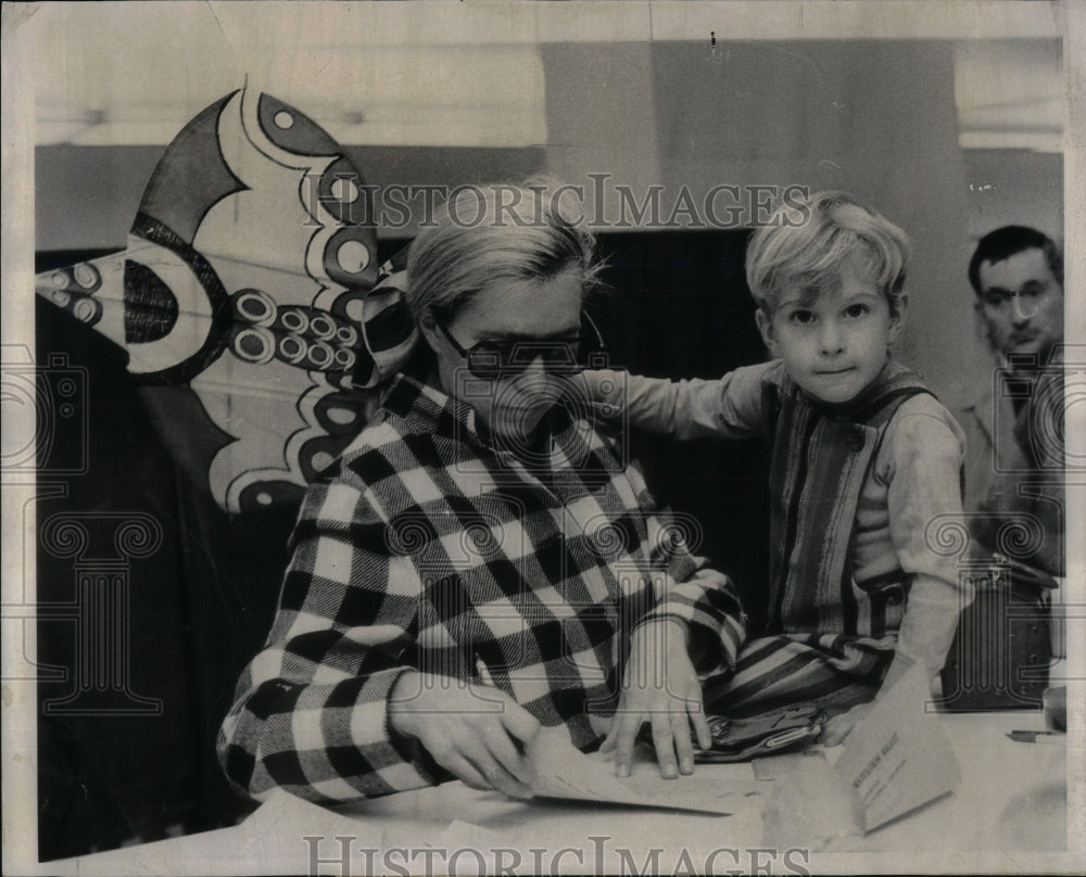 1968 Press Photo Absentee Voter Mrs. John Krehbiel - RRU92305
