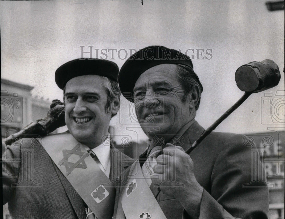 1972 Press Photo Richard Yaseen Miles Aloysius Parade - RRU93633