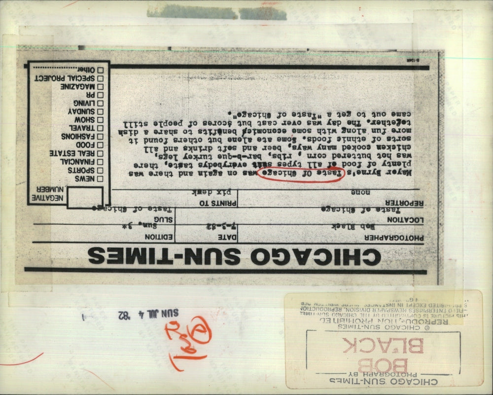 1982 Press Photo Mayer Byrne Chicago food taste turkey - RRU99315