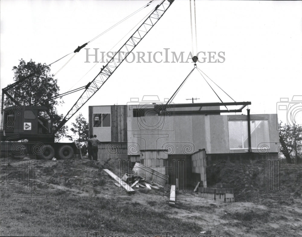 1971 Press Photo Prefabricated Modulus Houses Decorate - RRV01967- Historic Images