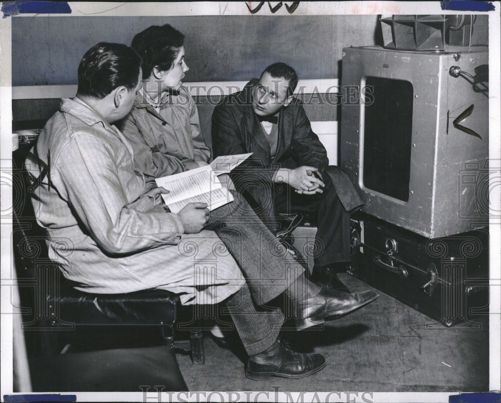 1958 Press Photo Music Directors &amp; Engineers discussion - RRV03481- Historic Images