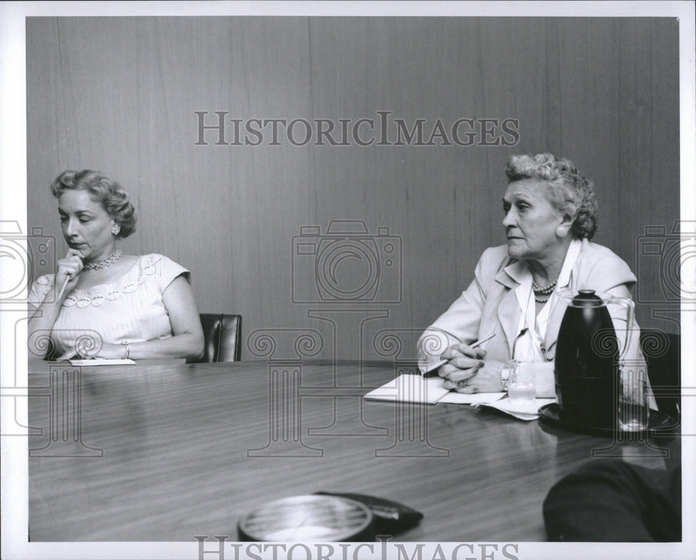 1957 Press Photo Director Womens Section DeHo County - RRV03727- Historic Images