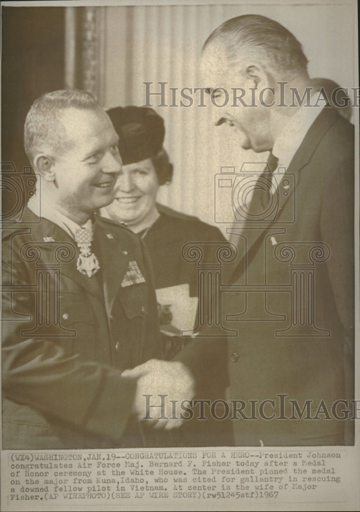 1967 Press Photo President Johnson Fisher Medal Honor- Historic Images