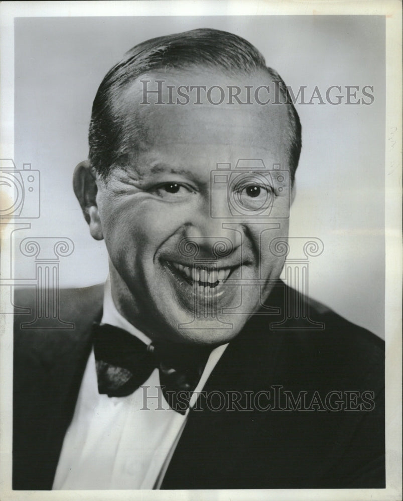 1984 Press Photo Jerry Lester comedian host singer song - RRV13635- Historic Images