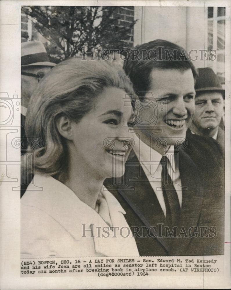 1964 Press Photo Edward M Kennedy Airplane Crash Boston - RRV15277- Historic Images