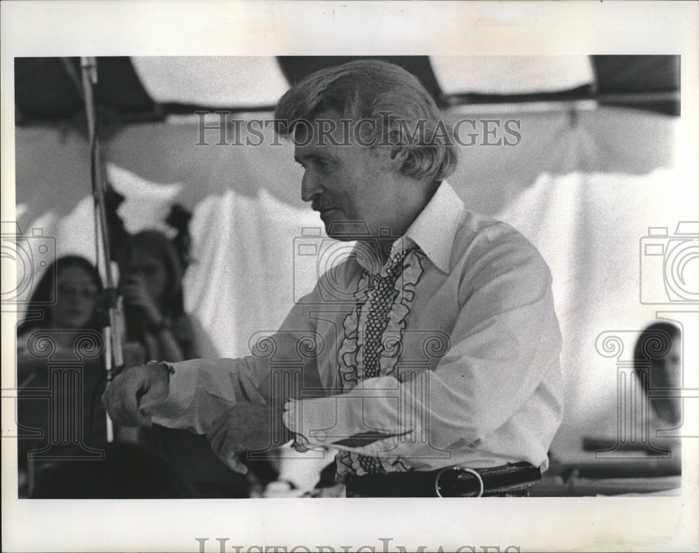 1974 Press Photo Colorado Philharmonic Conductor - RRV18175- Historic Images