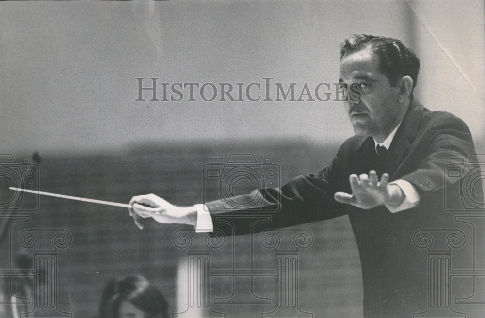1966 Press Photo Abraham Chavez Professor Conductor - RRV18187- Historic Images