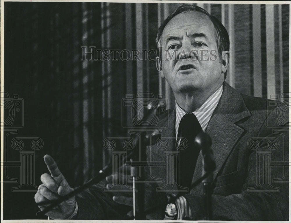 1973 Press Photo Senator Hubert Humphrey Watergate Pres - RRV18387- Historic Images