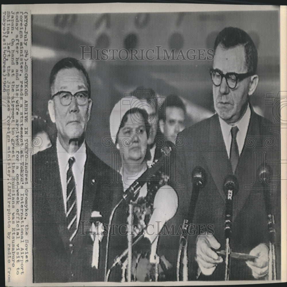 1966 Press Photo Tokyo Soviet Gromyko Shiina Airport - RRV26329- Historic Images