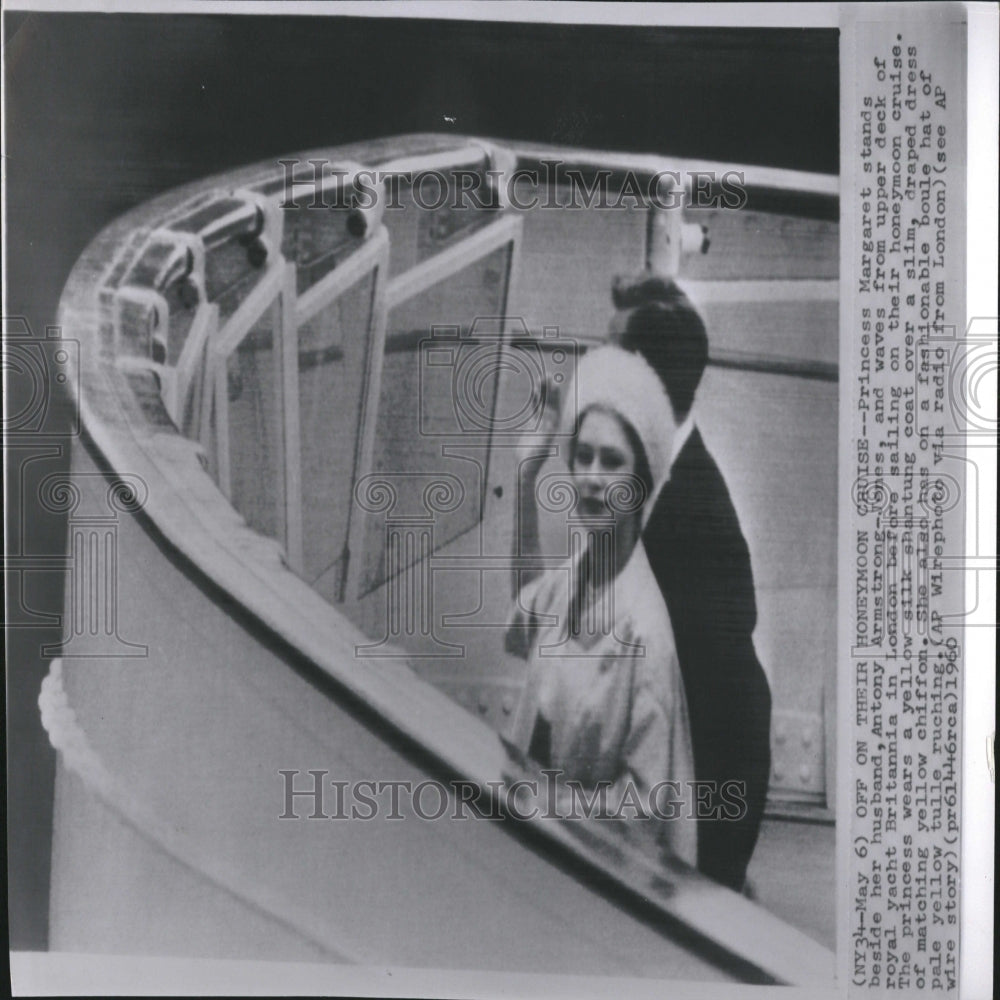 1960 Photo Princess Margaret England Royalty Wedding - RRV27961