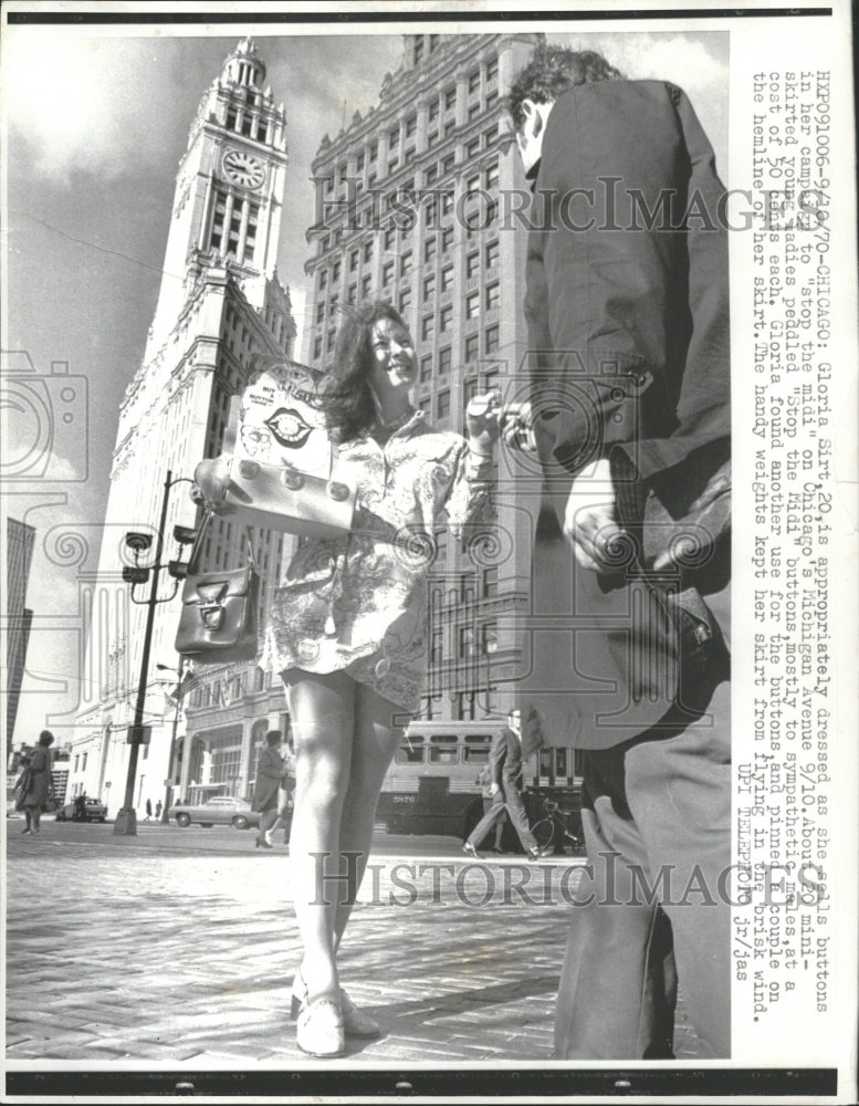 1970 Press Photo Gloria Sirt Clothing Skirts Fashion - RRV34547- Historic Images