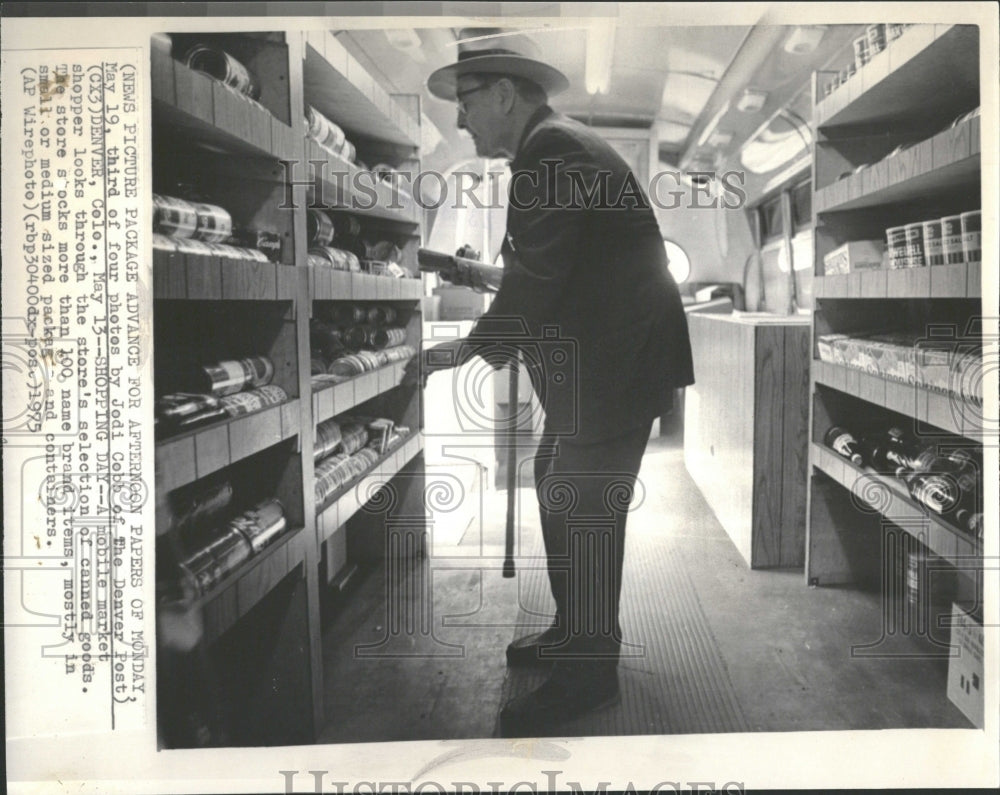 1975 Press Photo Shopping Day market mobile election - RRV36729- Historic Images