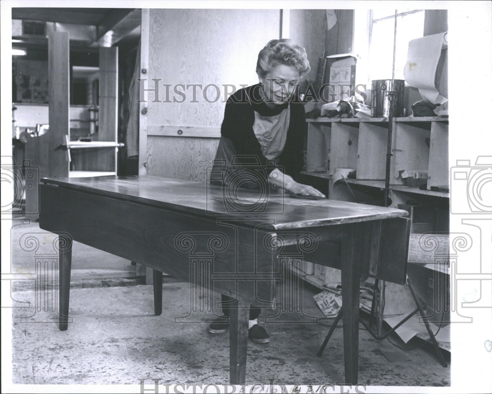 1962 Press Photo TV Director Mrs Mort Walton - RRV36913- Historic Images