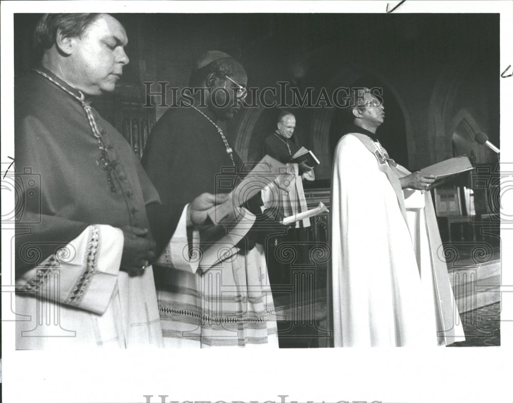 1987 Press Photo Afro Amer Catholic Hymnal Dedicated - RRV37089- Historic Images