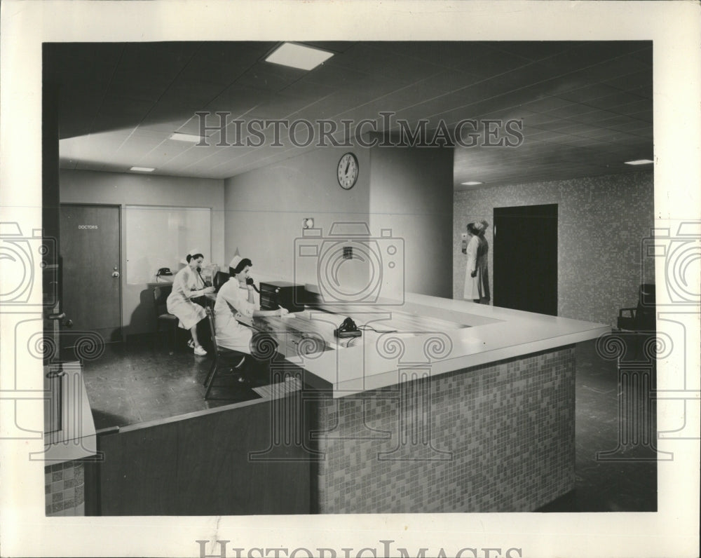 1955 Press Photo Nurses Station Michael Reese Hospital - RRV39755- Historic Images