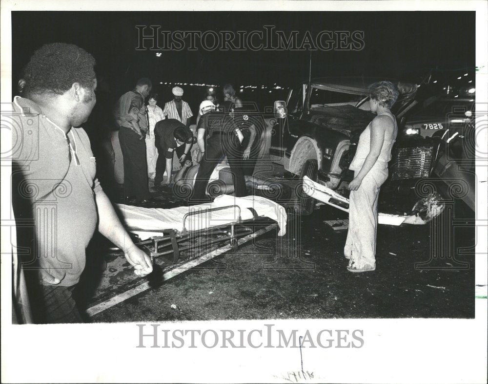 1977 Press Photo Dan Ryan Expressway Car Crash Accident - RRV40049- Historic Images