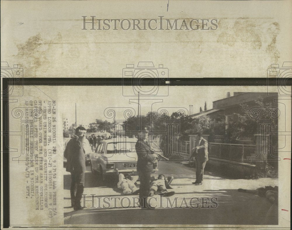 1973 Press Photo Armed Arab Guerillas Policeman Three - RRV41045- Historic Images