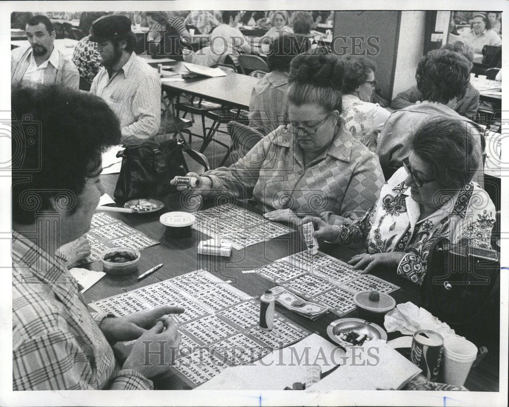 1976 Press Photo Cherie Nick Sonja Helpas Bingo Player - RRV43413- Historic Images