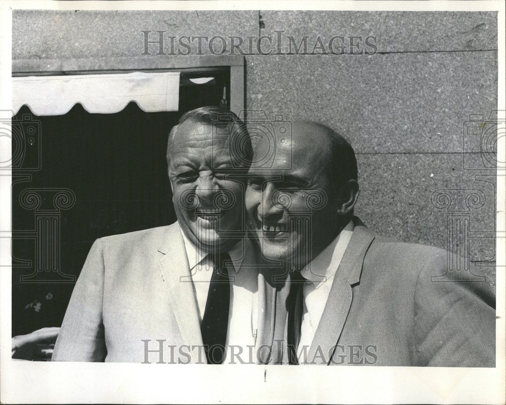 1968 Press Photo Chicago Men Smiling Michigan Avenue - RRV44033- Historic Images