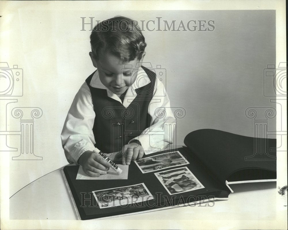 1970 Press Photo Rub N Glue Product Advertisement - RRV44377- Historic Images