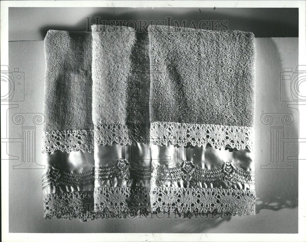 1981 Press Photo Lace Accented Towels - RRV47145- Historic Images