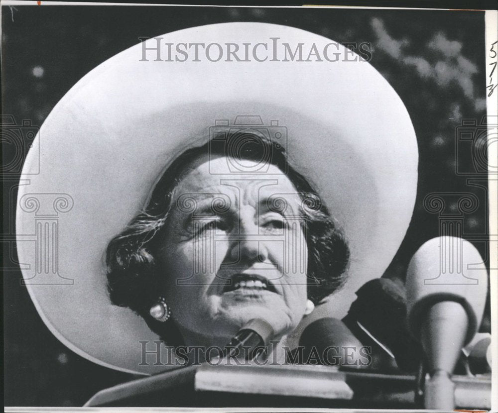 1964 Press Photo Mrs Rose Kennedy Chapel Hilll NC son - RRV48511- Historic Images