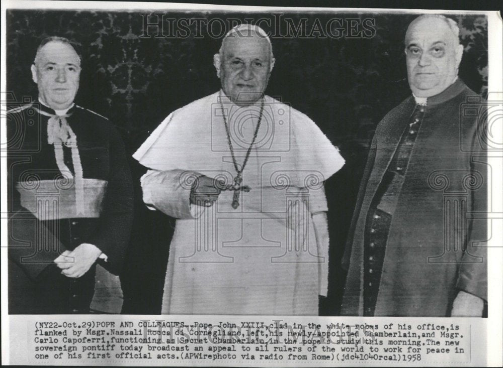 1958 Press Photo New Pope John XXIII Two Chamberlains - Historic Images