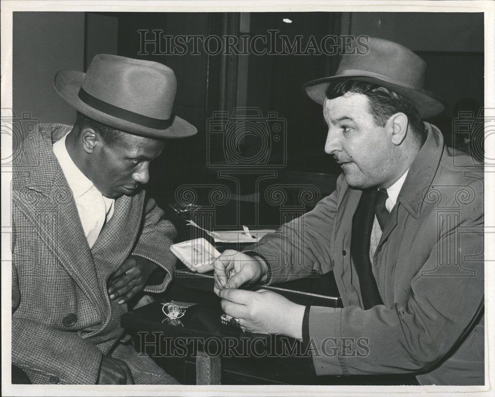 1947 Press Photo Dowdell Detective John Richard - RRV51401