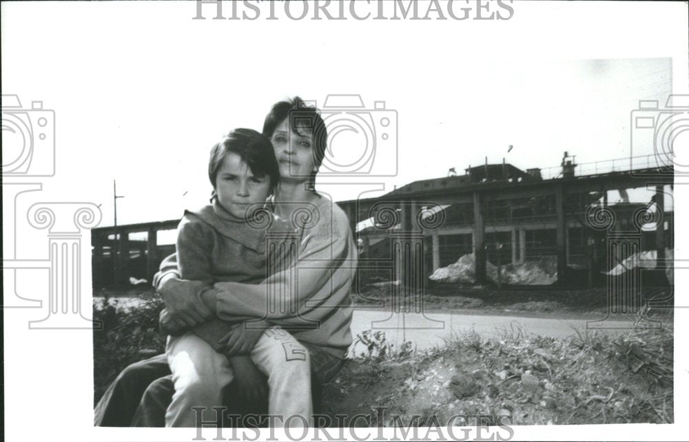 1990 Press Photo Mitkova Matushka Stefan Bulgaria - RRV53993- Historic Images