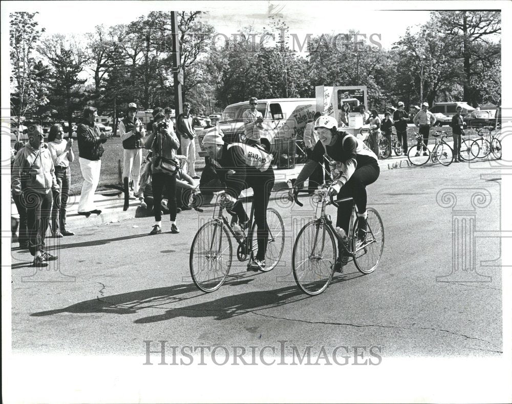 1981 Press Photo Diane Ober meyar Bicyclist - RRV58993