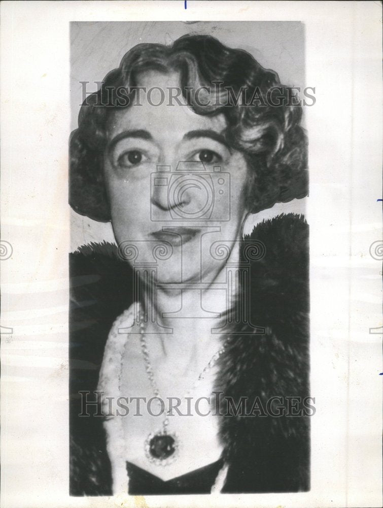 1958 Press Photo Mrs.Evalyn Walsh Wears Hope Diamond - RRV63919- Historic Images