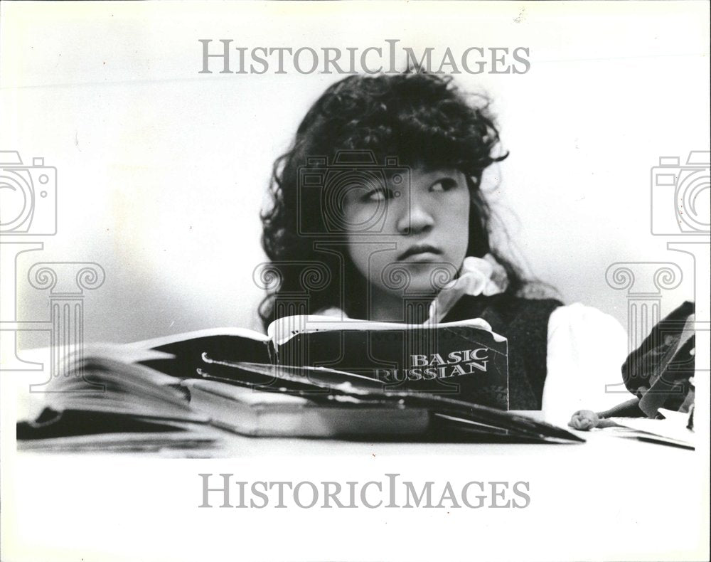 1985 Press Photo Ann Choi Glen Brook Russian Academy - RRV66637- Historic Images