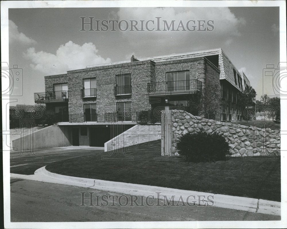 1984 Press Photo Normandy Hill Northbrook Construction - RRV66683- Historic Images