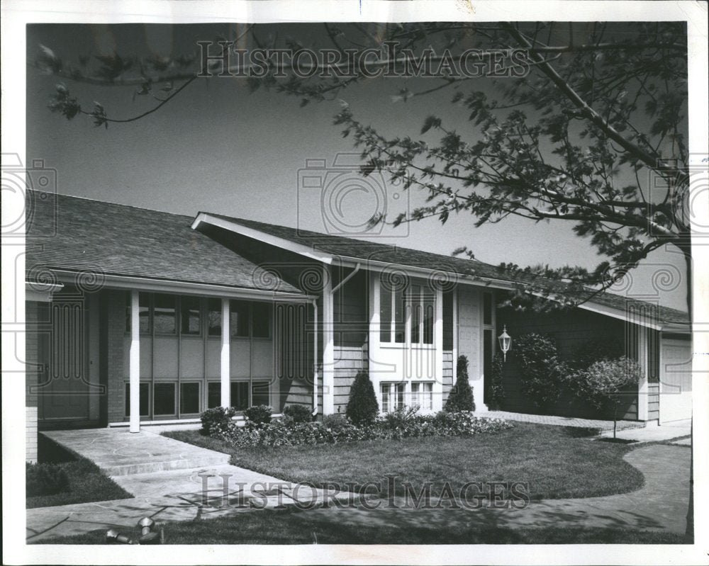 1974 Press Photo Oak Brook Briarwood Lakes Villas - RRV66853- Historic Images