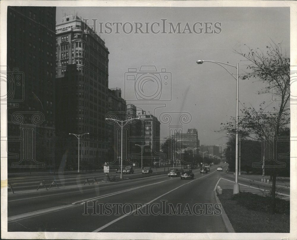 1951 Press Photo Lighting in Lake Shore Drive, Belmont. - RRV67637- Historic Images