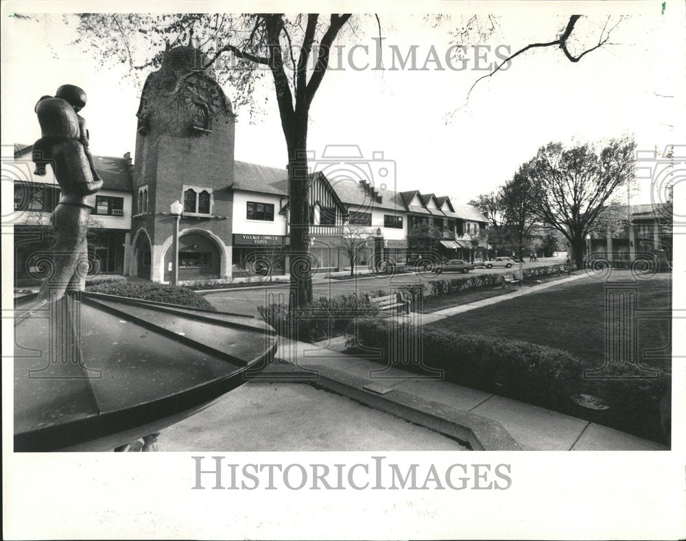 1985 Press Photo Markey Square Area Downtown Lake - RRV67667- Historic Images