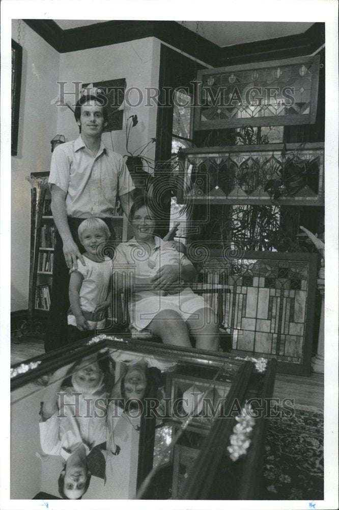 1989 Press Photo Drake Shepard stained glass window kid - RRV68279- Historic Images