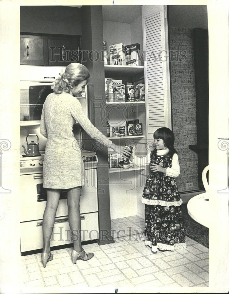 1972 Press Photo RunawayBay kitchen pantry design - RRV68739- Historic Images