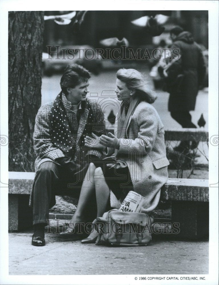 1986 Press Photo Shelley Hack Tom mason Jack Mike acts - RRV69397- Historic Images