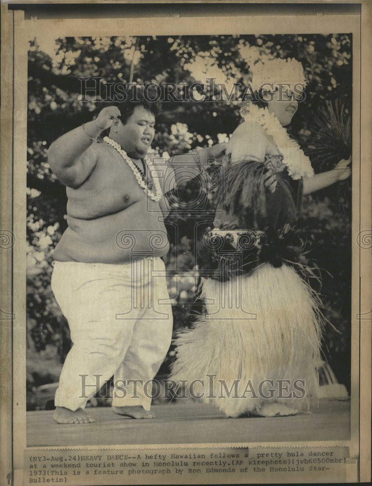Press Photo Dancing Hula - RRV69879