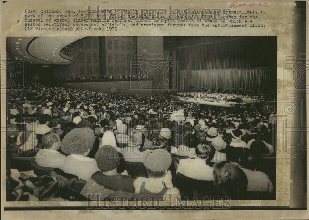 1972 Press Photo Crowd Funeral Natalia Jackson Singer - RRV73463- Historic Images