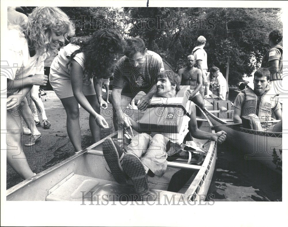 1987 Press Photo Larry Biondi Water Sports Workshop - RRV99825- Historic Images