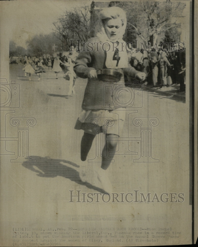 1960 Press Photo Minn Rachel Griten Liberal Race Time - RRW22413- Historic Images