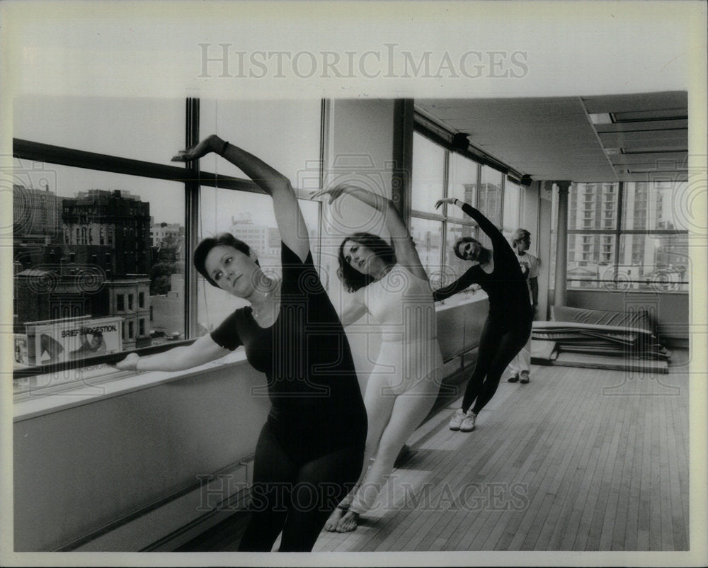 1985 Press Photo Exercise class moms leader pregnant - RRX00273- Historic Images