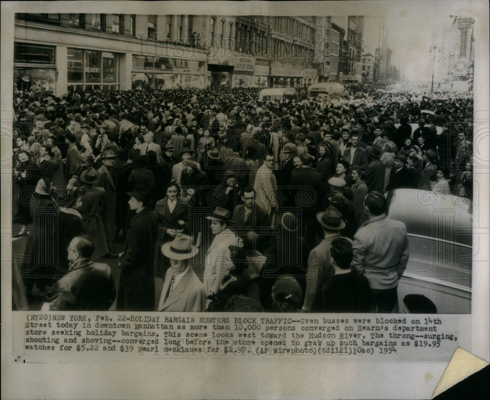 1954 Press Photo Busses Street Downtown Manhattan Perso - RRX00521- Historic Images