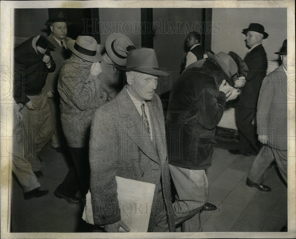 1952 Press Photo Peddler US Marshall Men Jail Covered - RRX01007- Historic Images