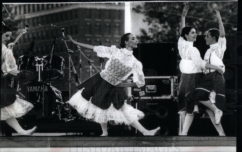 1967 Press Photo Prarie Dance Theater Friday Grant Park - RRX01697- Historic Images