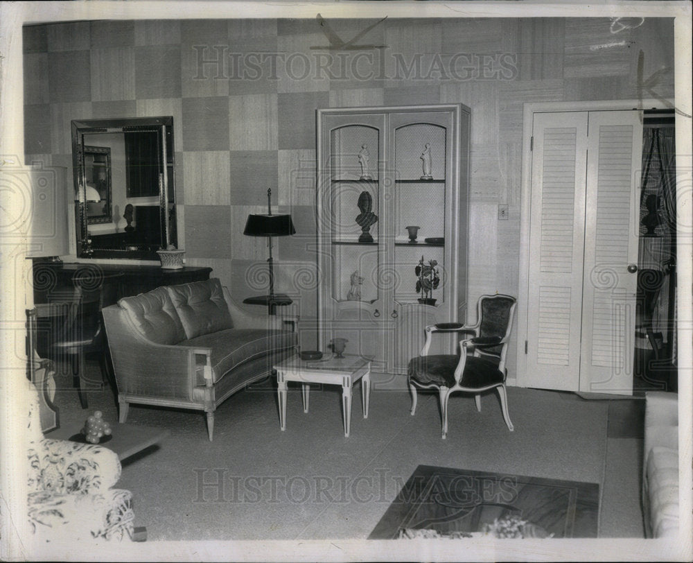 1961 Press Photo FURNITURE ANTIQUES ARMOIRE SOFA CHAIR - RRX02225