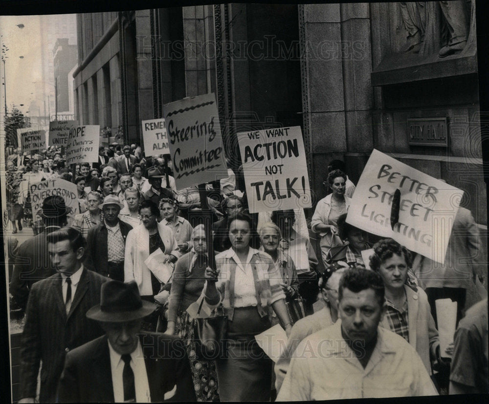 1960 Press Photo We The People Picket City Hall - RRX02591- Historic Images