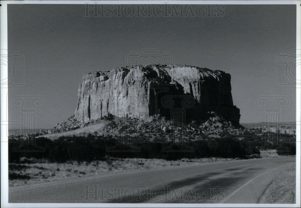 1990 Press Photo Enchanted Mesa New Mexico Sky City - RRX03099- Historic Images